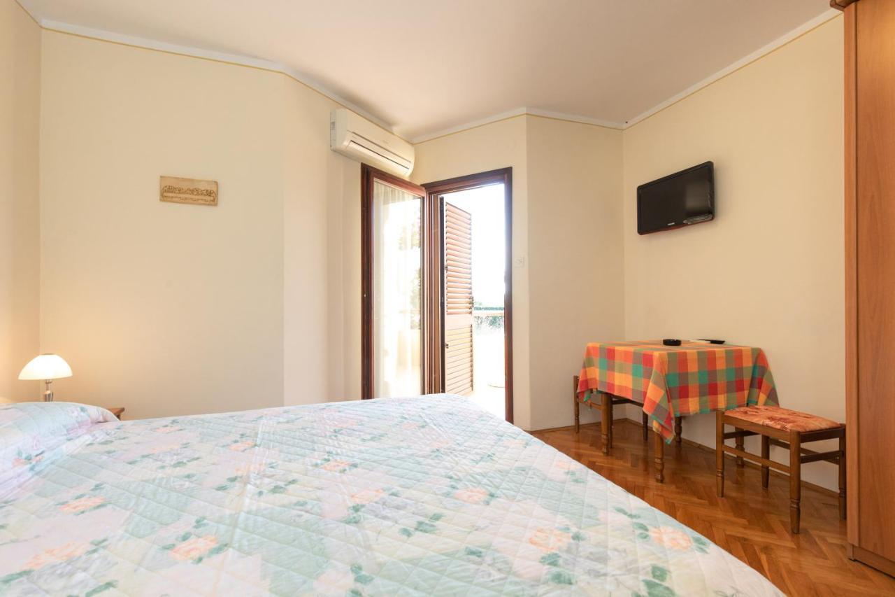 Apartments Spanjic Krk Town Exterior foto